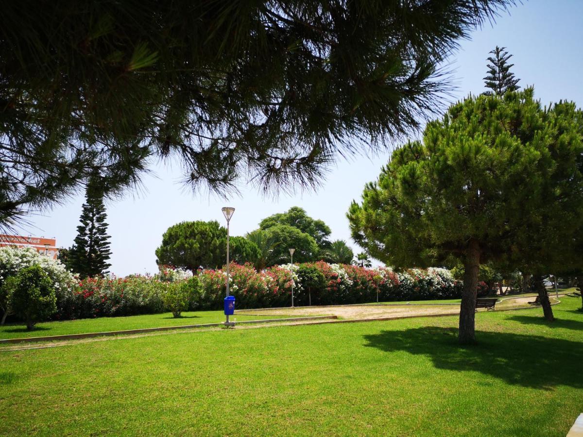 Bungalow En Punta Prima 2 Dormitorios Y Piscina Торевьиа Экстерьер фото